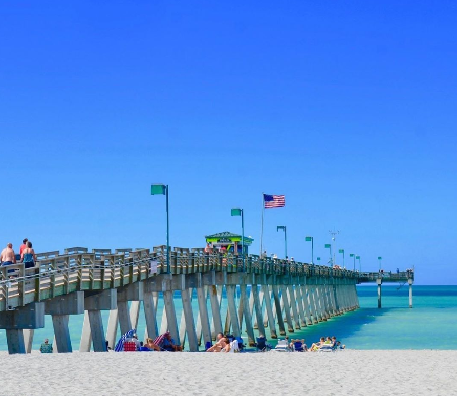 Top U.S. family travel blog, Travel With A Plan, features their full 6-day itinerary for the perfect Siesta Key Vacation!