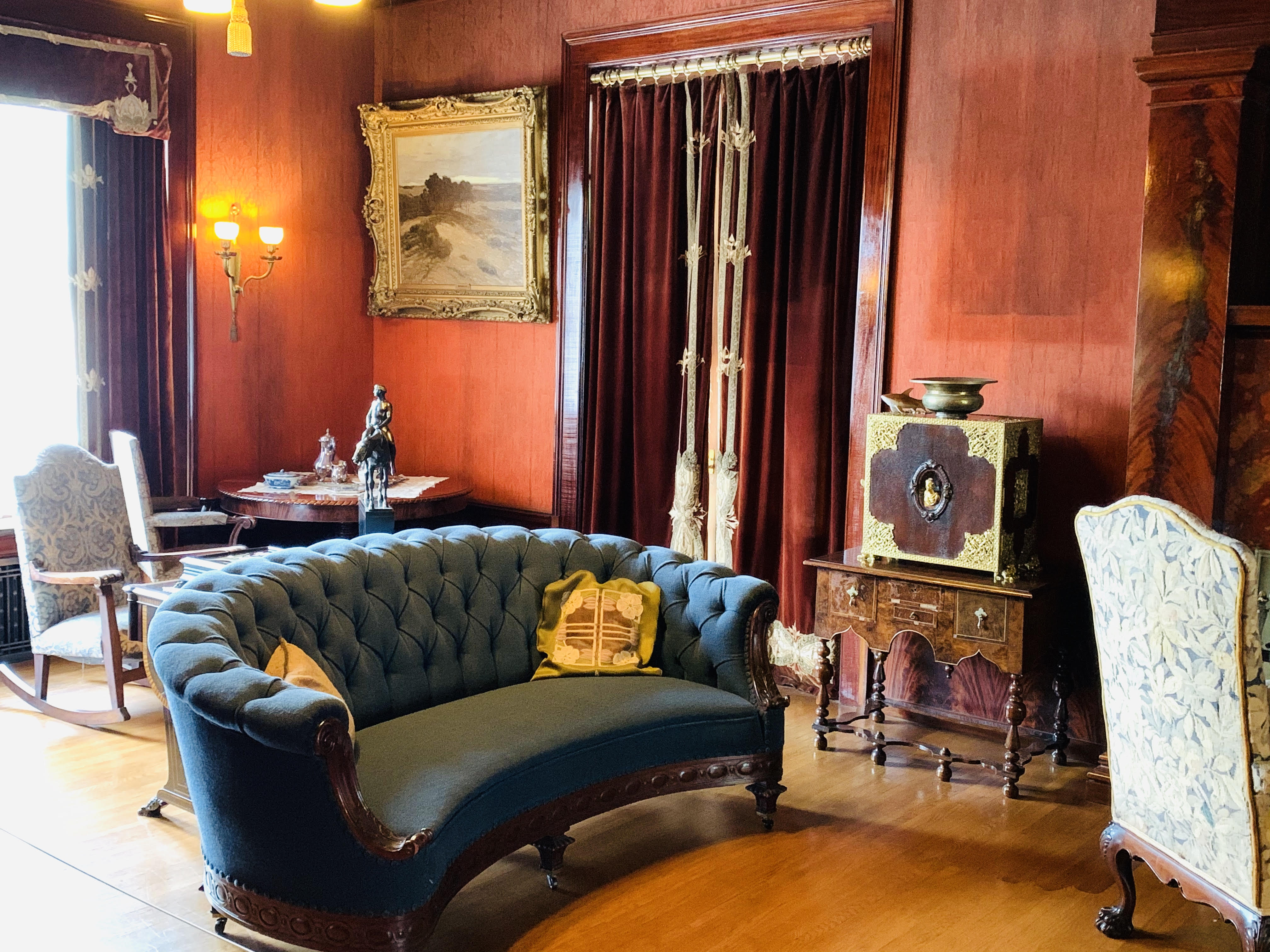 Glensheen Mansion tours:  The living room