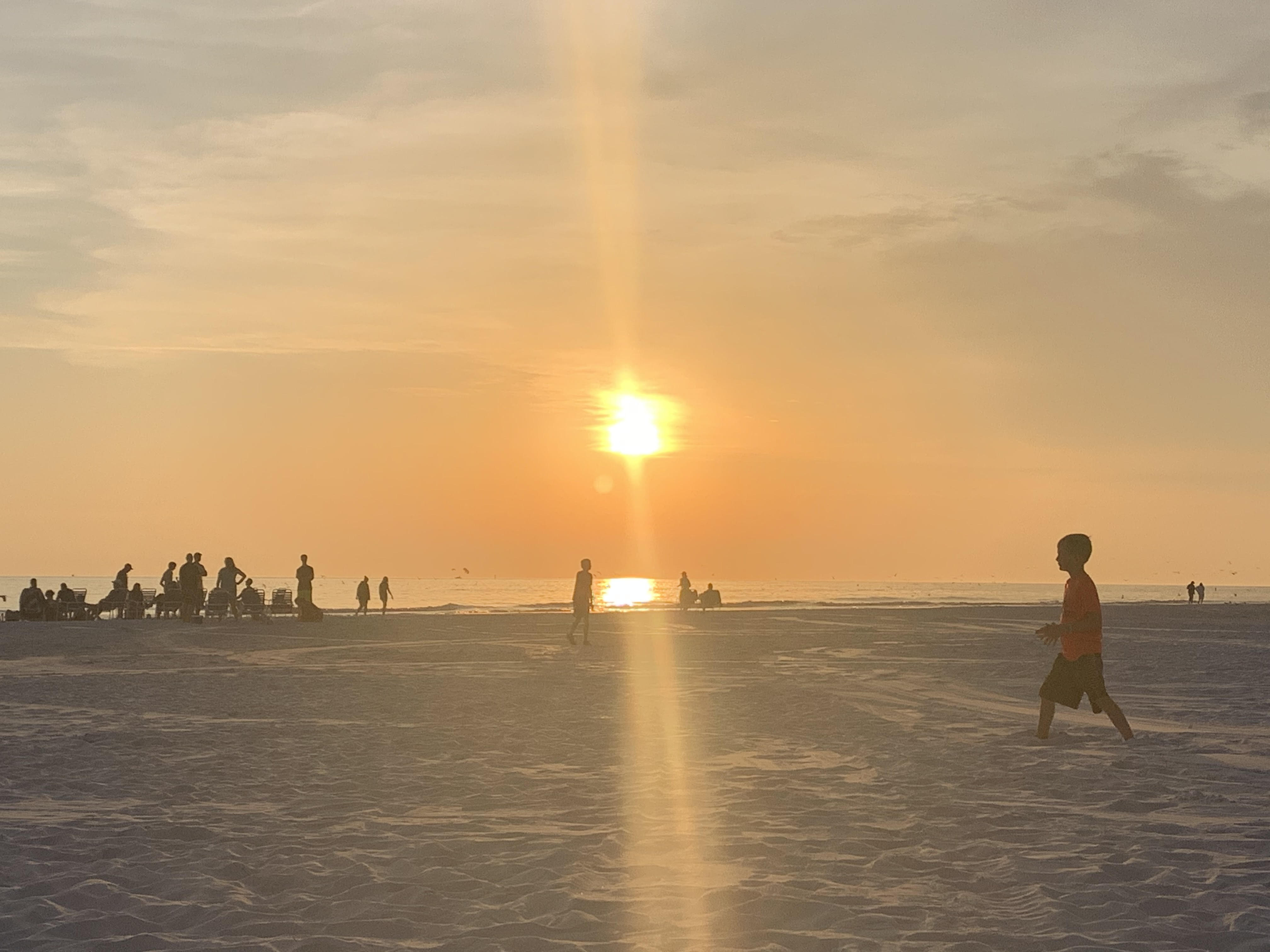 Click here for a complete Siesta Key Family Vacation Itinerary from Top US Family Travel Blog, Travel With A Plan!  #SiestaKey #Florida #familytravel