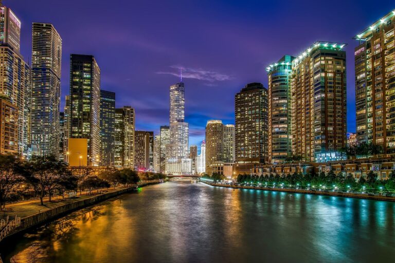 25 Exciting Things to Do in Chicago at Night