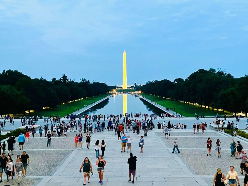 Washington DC with kids:  Visit the Washington Monument and the Lincoln Memorial Reflecting Pool