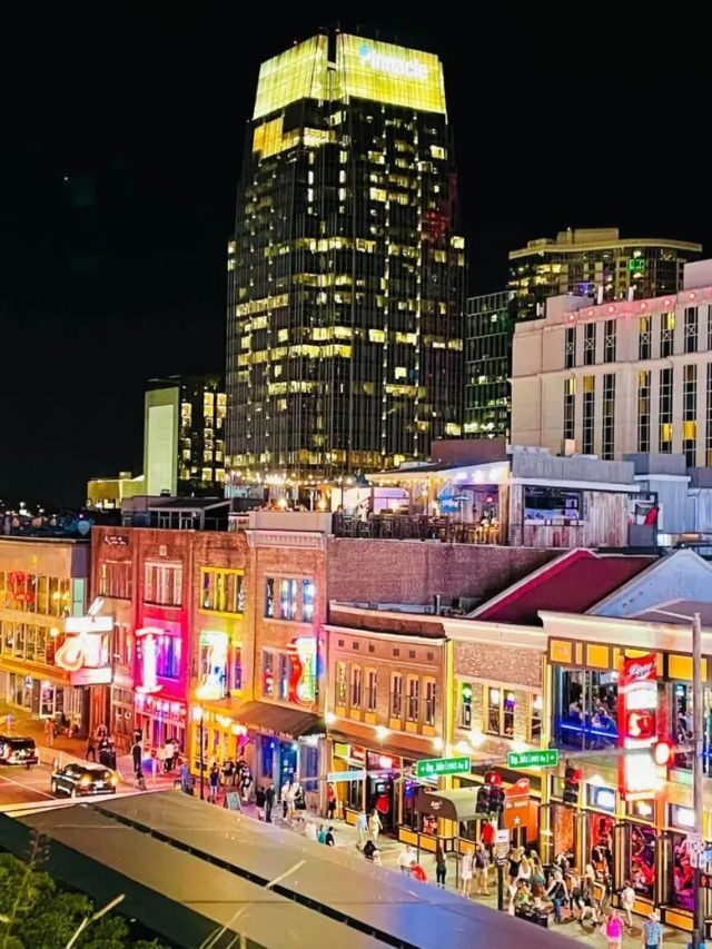 A Complete Guide to the Nashville Honky Tonks