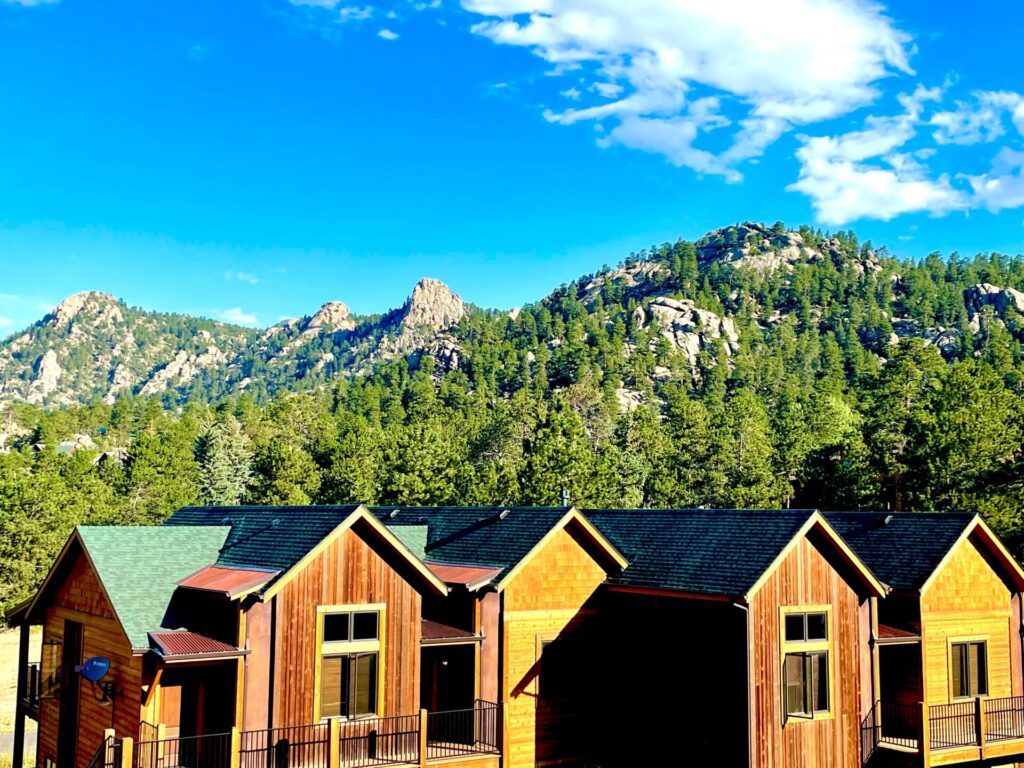 Places to Stay in Estes Park:  Fall River Village