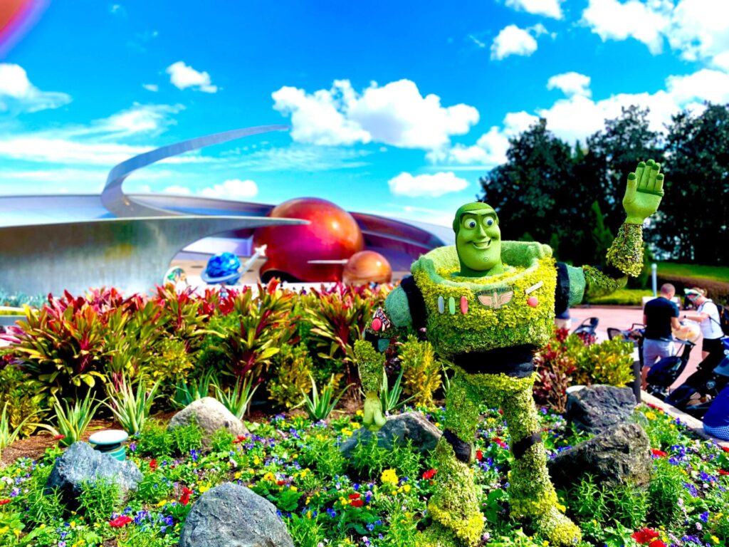 Read here for an awesome 1-day Epcot touring plan that is perfect for families!